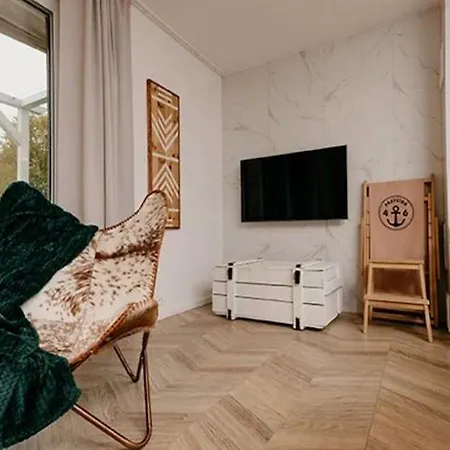 Large Home, Jacuzzi, Sauna *